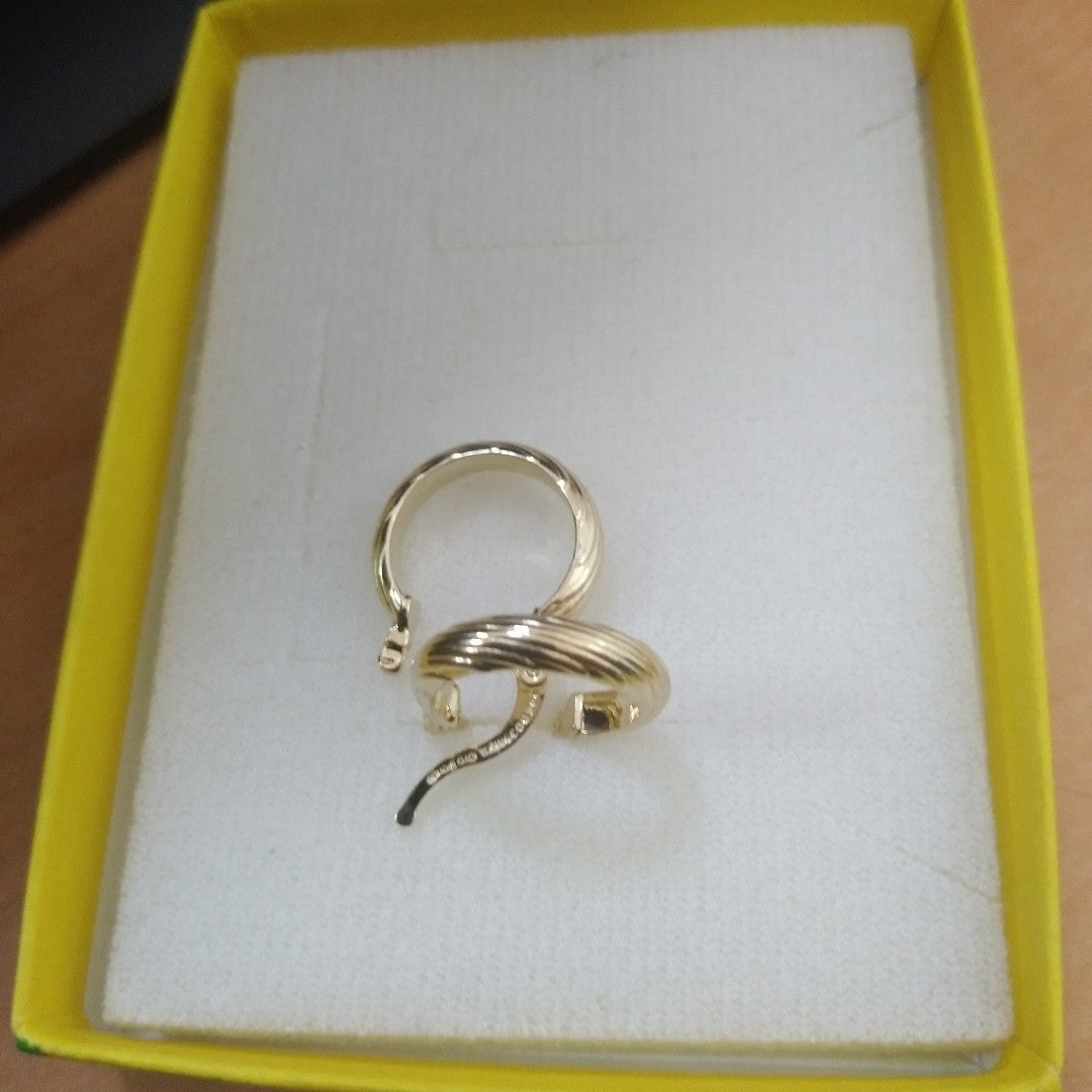ARETES ARRACADA ASTRIADA 14K 1.6 GR (NUEVO)