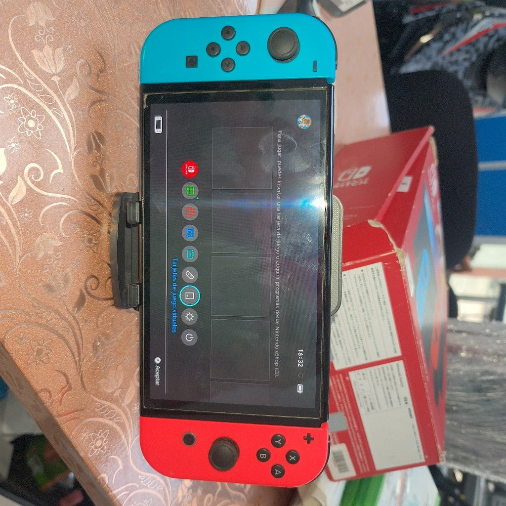 CONSOLA DE VIDEOJUEGO NINTENDO SWITCH OLED 64 GB (SEMINUEVO)