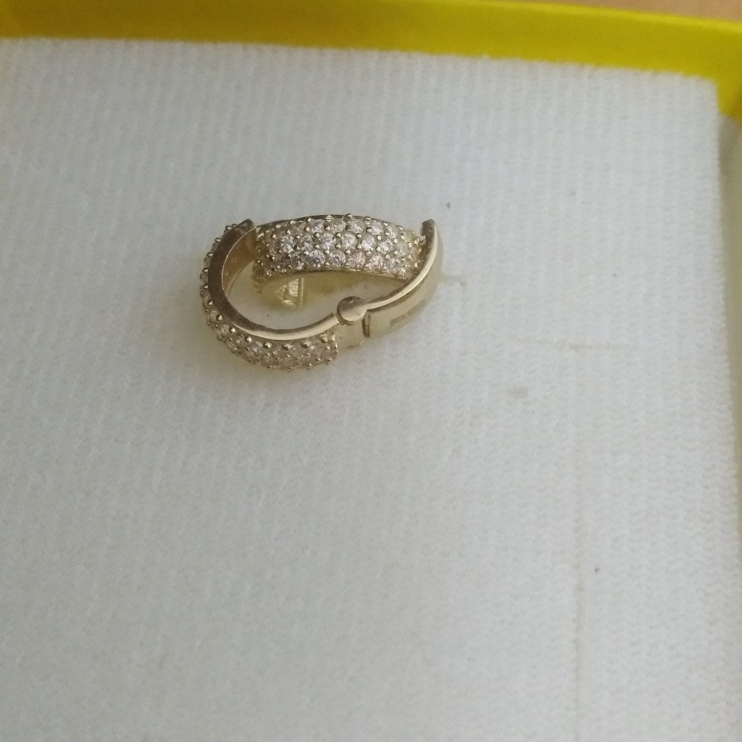 ARETES HUGGIE CON CIRCONIAS 14K 2 GR (NUEVO)