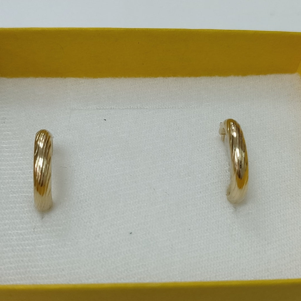 ARETES ARRACADA ASTRIADA 14K 1.6 GR (NUEVO)