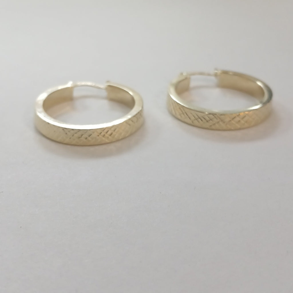 ARETES TEJIDO ARRACADAS FACETADAS 14K 2.8 GR (NUEVO)