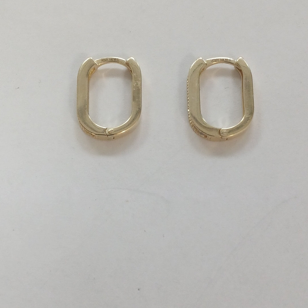 ARETES HUGGIES OVALADA C CIRCONIAS 14K 2.4 GR (NUEVO)