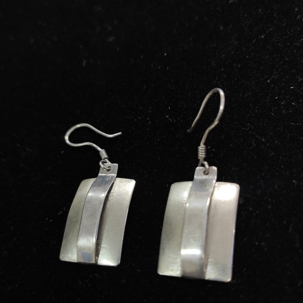 ARETES PAR PLATA 4,40 GRMS (SEMINUEVO)