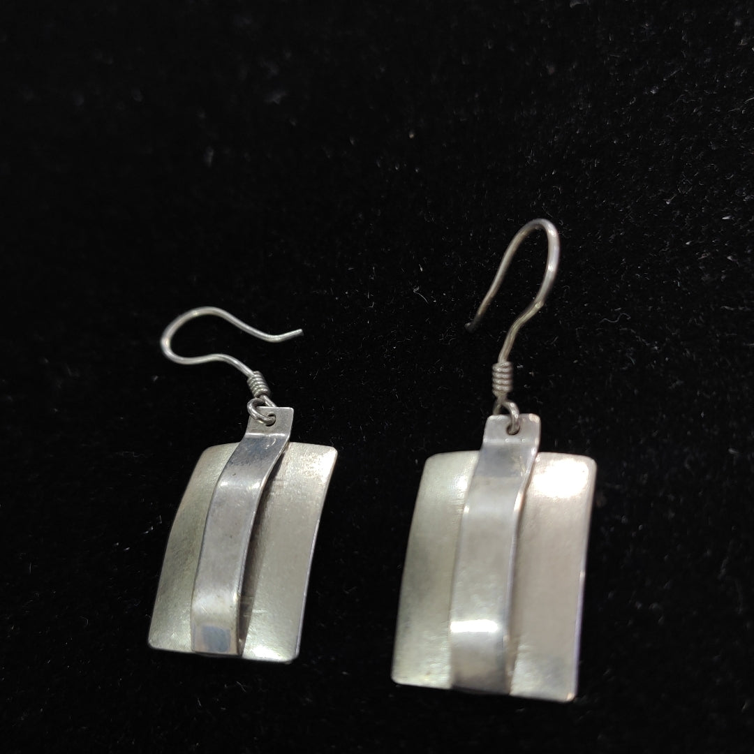 ARETES PAR PLATA 4,40 GRMS (SEMINUEVO)