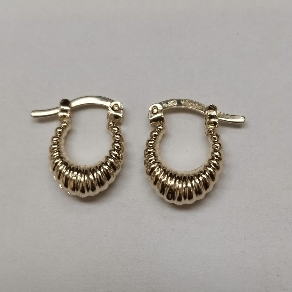 ARETES ARRACADA ESTRIADAS 14K 1.1 GR (NUEVO)