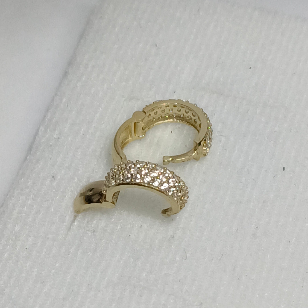 ARETES HUGGIE CON CIRCONIAS 14K 2 GR (NUEVO)