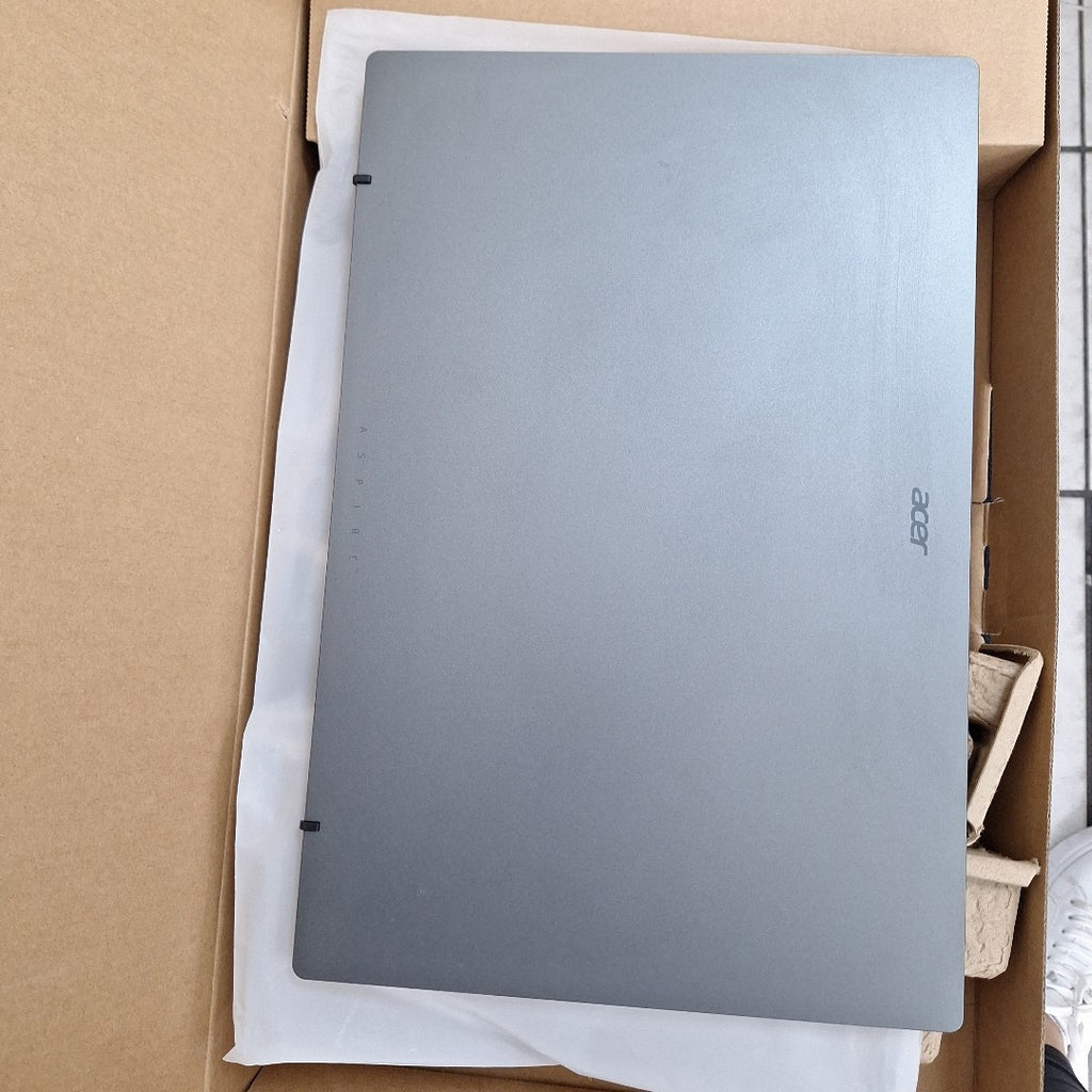 LAPTOP ACER ASPIRE LITE 15 AL15-31P-C2MZ (2024) 256 GB SSD 8 GB RAM (SEMINUEVO)