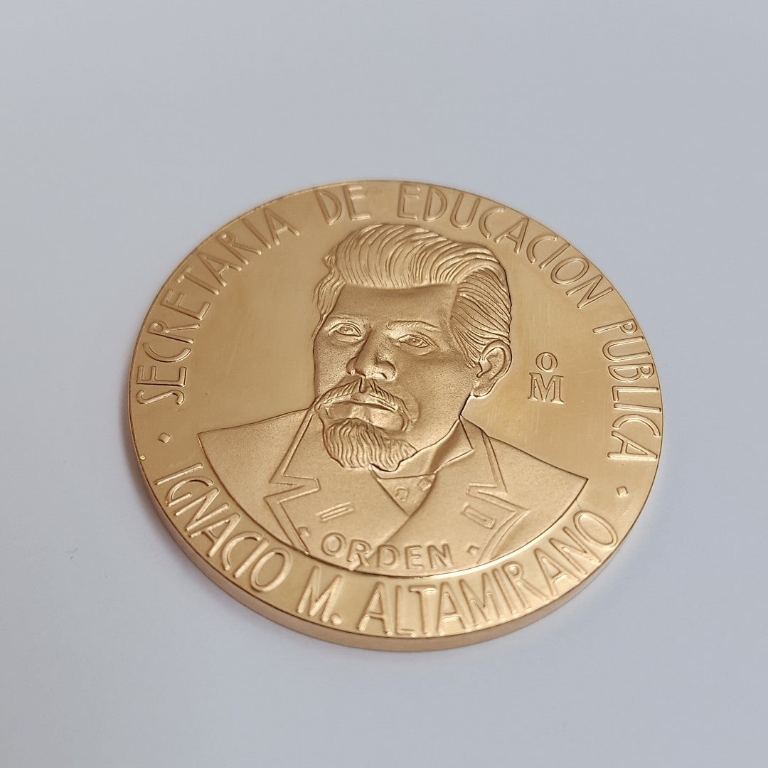 MEDALLA CONMEMORATIVA ORO 21 K 41.8 GRMS (SEMINUEVO)