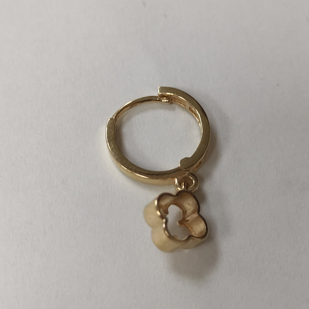 ARETES ARRACADAS CON DIJE 14K 2.4 GR (NUEVO)