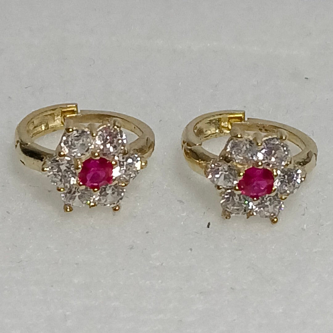 ARETES HUGGIES CON CIRCONIAS Y PIEDRA DE COLOR 14K 1.8 GR (NUEVO)