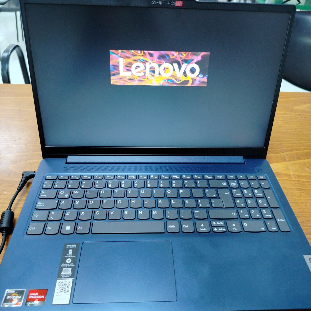 LAPTOP LENOVO IDEAPAD SLIM 3 15ABR8 (2025) 1 TB SSD 16 GB RAM (SEMINUEVO)