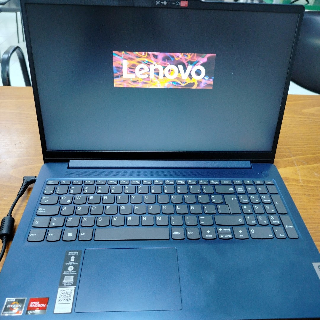 LAPTOP LENOVO IDEAPAD SLIM 3 15ABR8 (2025) 1 TB SSD 16 GB RAM (SEMINUEVO)