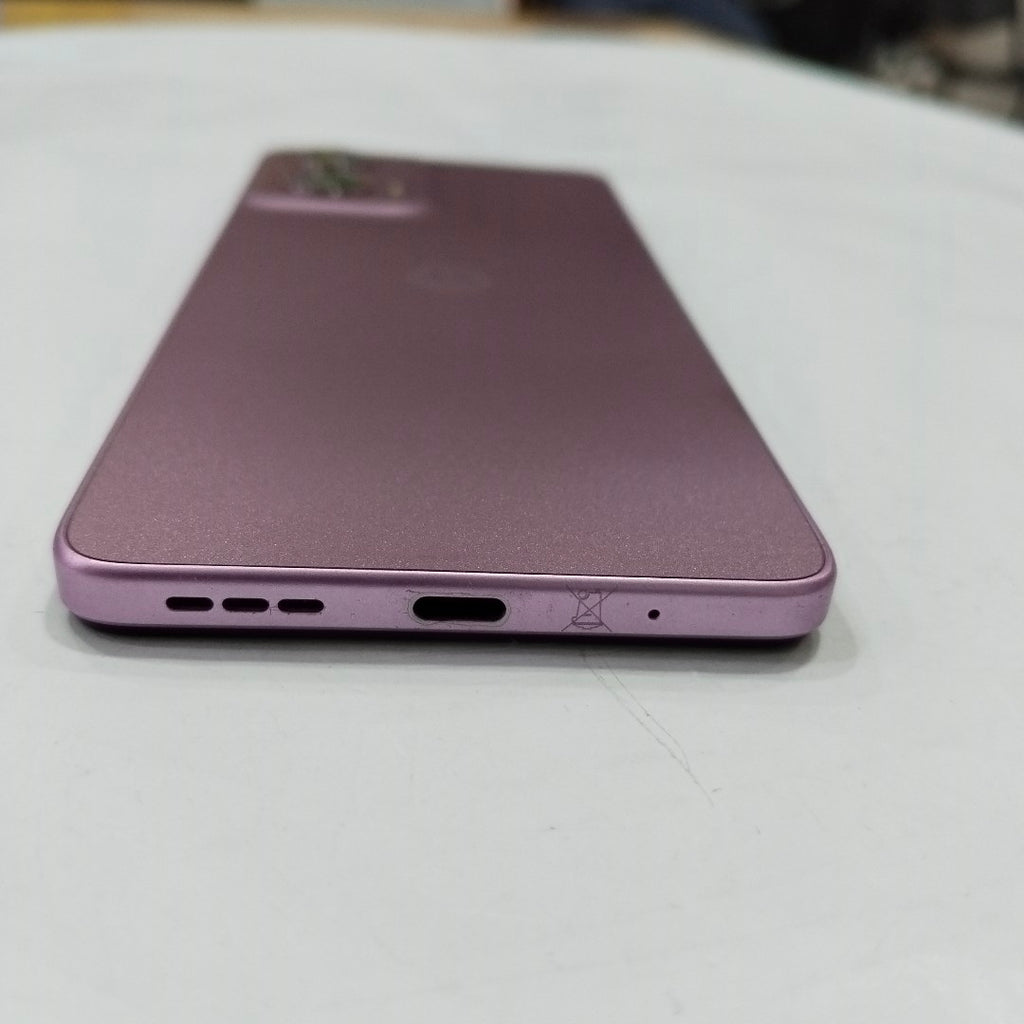 CELULAR MOTOROLA MOTO G24 XT2423-1 (2024) 256 GB 4 GB RAM (SEMINUEVO)