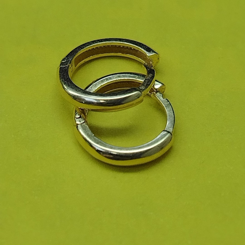 ARETES HUGGIES LISAS 14K 1.4 GR (NUEVO)