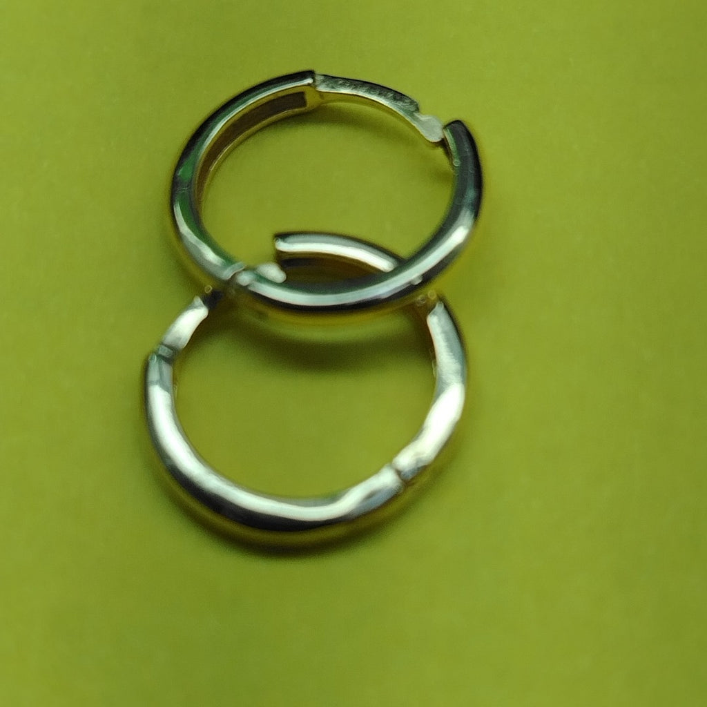 ARETES HUGGIES LISAS 14K 1.6 GR (NUEVO)
