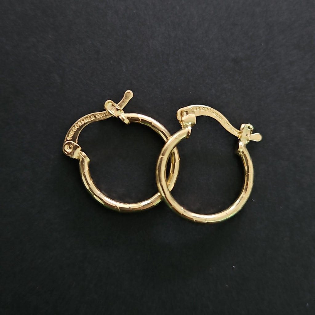 ARETES ARRACADAS ESTRIADAS 14K 1.4 GR (NUEVO)