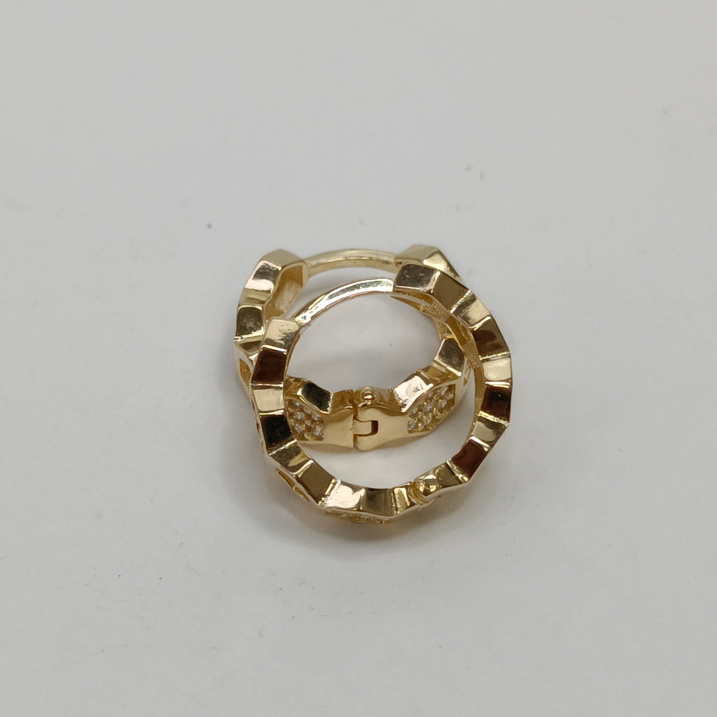 ARETES HUGGIES HEXAGONALES C CIRCONIAS 14K 2.7 GR (NUEVO)