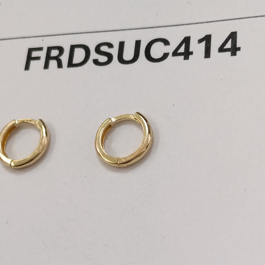 ARETES HUGGIES LISAS 14K 1.3 GR (NUEVO)