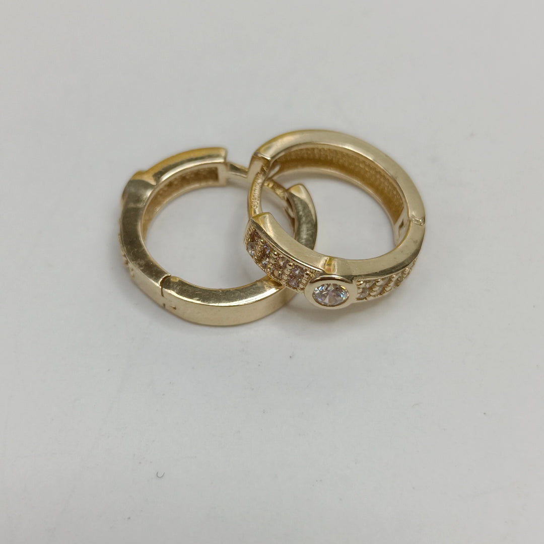 ARETES ARRACADAS C CIRCONIAS 10K 2.6 GR (NUEVO)