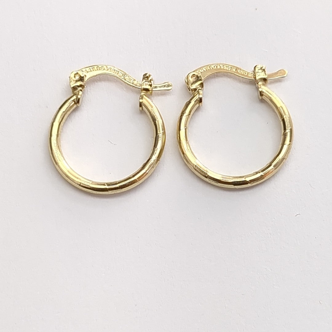 ARETES ARRACADAS ESTRIADAS 14K 1.4 GR (NUEVO)