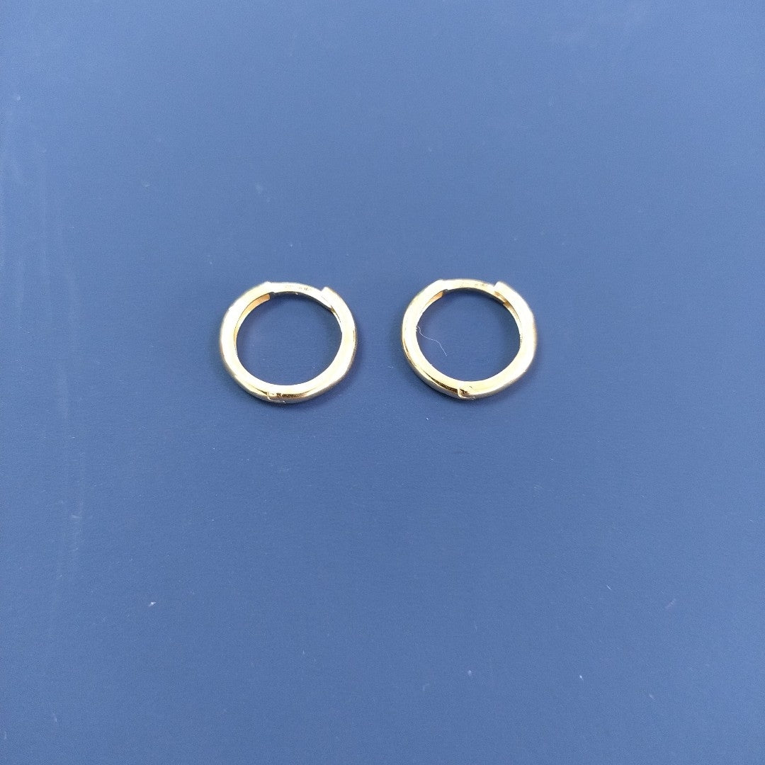 ARETES HUGGIES LISAS 14K 1.6 GR (NUEVO)
