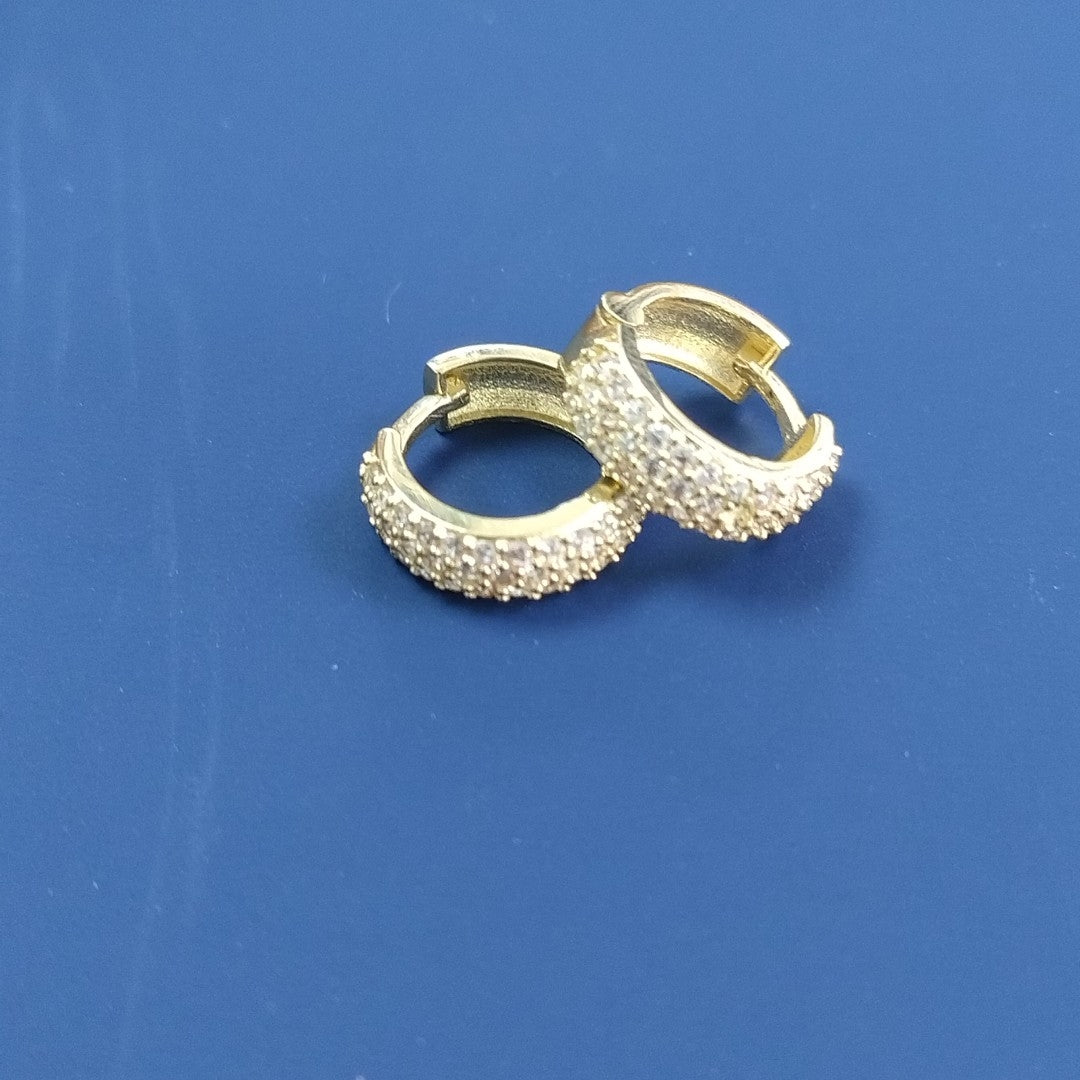 ARETES HUGGIE CON CIRCONIAS 14K 2.1 GR (NUEVO)