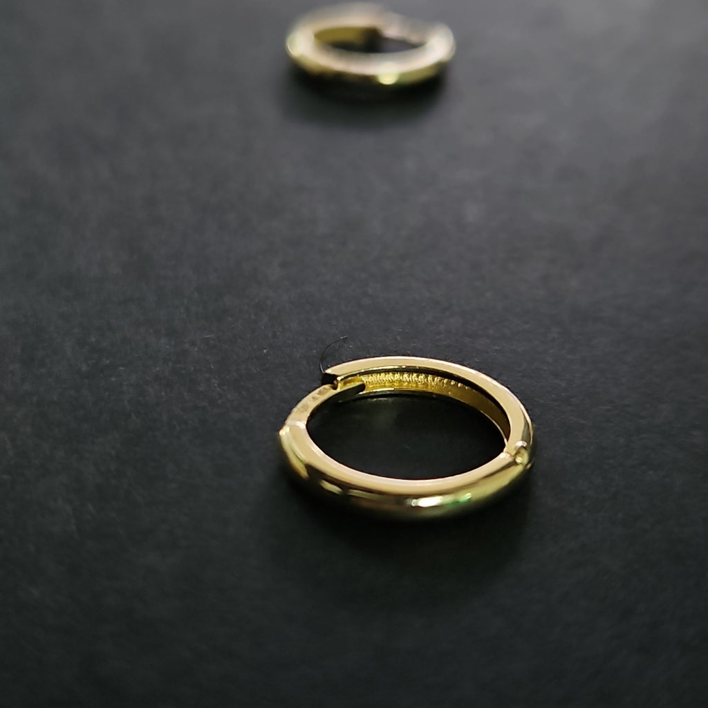 ARETES HUGGIES LISAS 14K 1.5 GR (NUEVO)