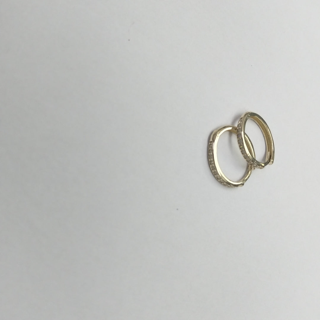 ARETES HUGGIES C CIRCONIA 14K 1.8 GR (NUEVO)
