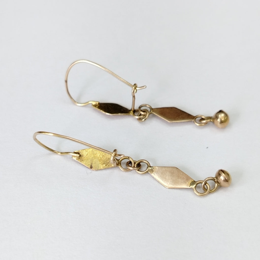 ARETES PAR ORO 8 K 1.2 GRMS (SEMINUEVO)