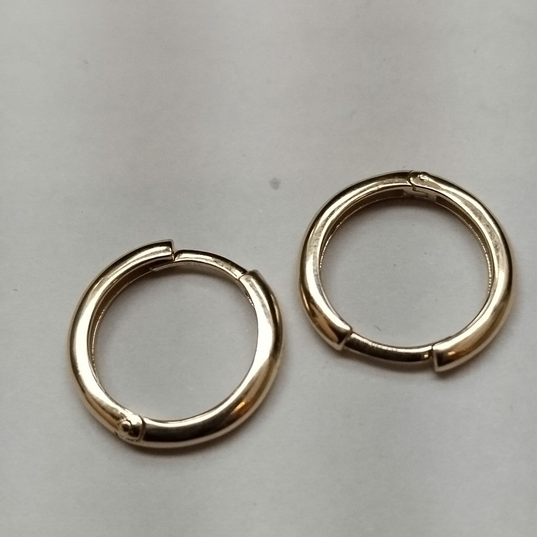 ARETES HUGGIES LISAS 14K 1.5 GR (NUEVO)
