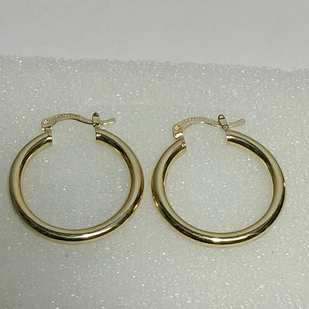 ARETES TEJIDO ARRACADAS LISAS HUECAS 14K 2.1 GR (NUEVO)