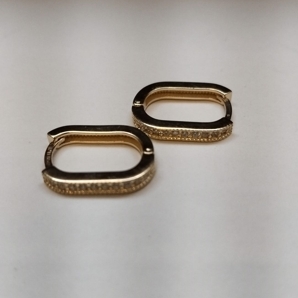 ARETES HUGGIES OVALADA C CIRCONIAS 14K 2.5 GR (NUEVO)
