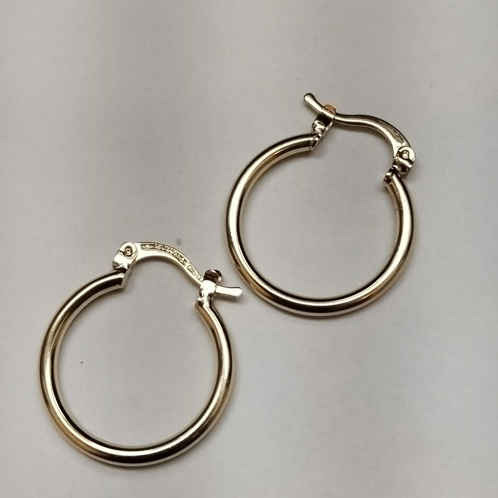 ARETES TEJIDO ARRACADAS LISAS 14K 1.1 GR (NUEVO)