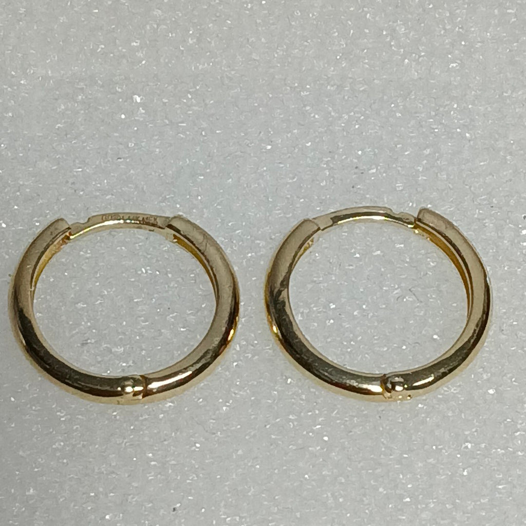 ARETES HUGGIES LISAS 14K 1.6 GR (NUEVO)
