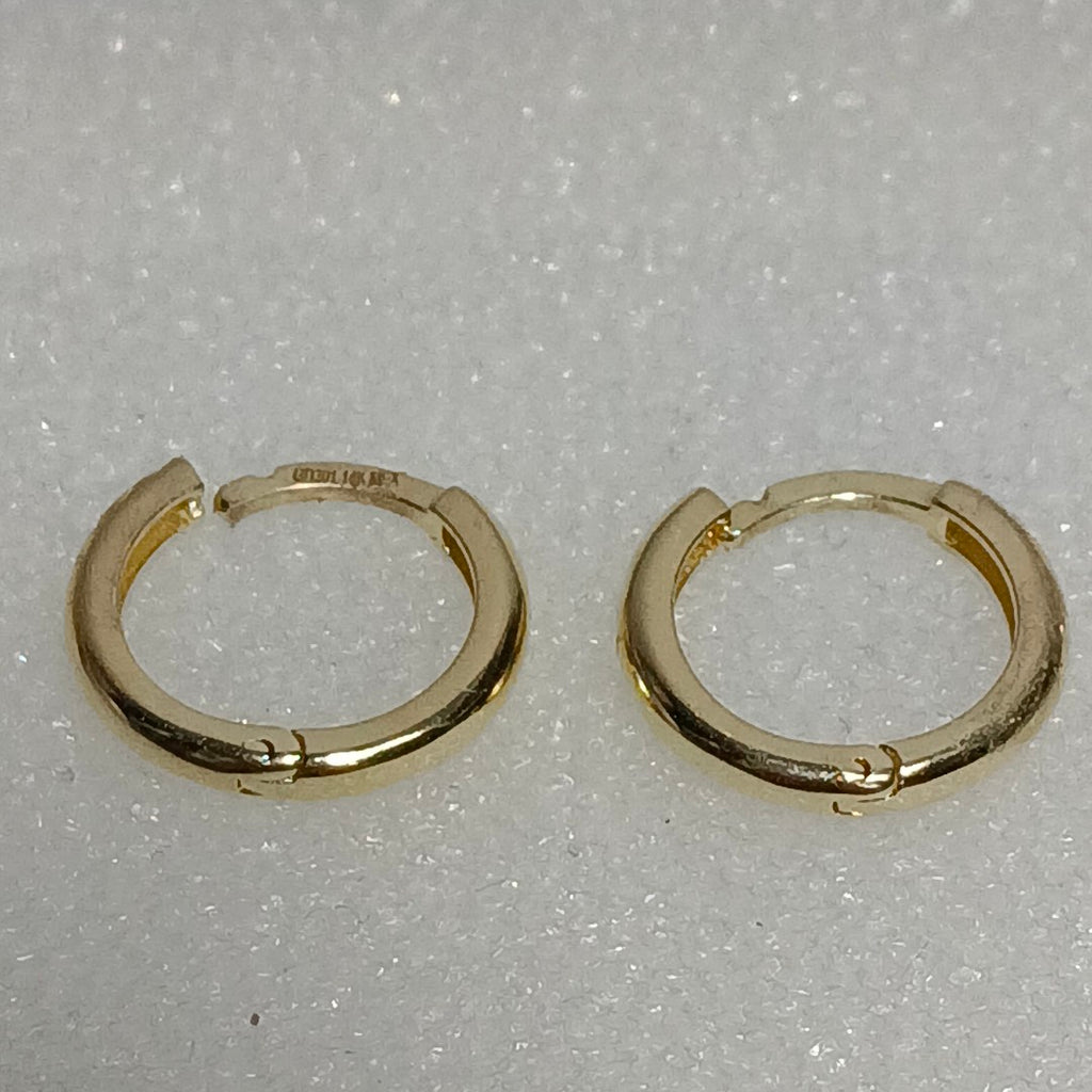 ARETES HUGGIES LISAS 14K 1.3 GR (NUEVO)