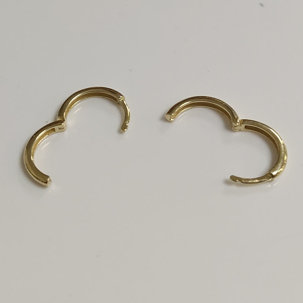 ARETES HUGGIES LISAS 14K 1.6 GR (NUEVO)
