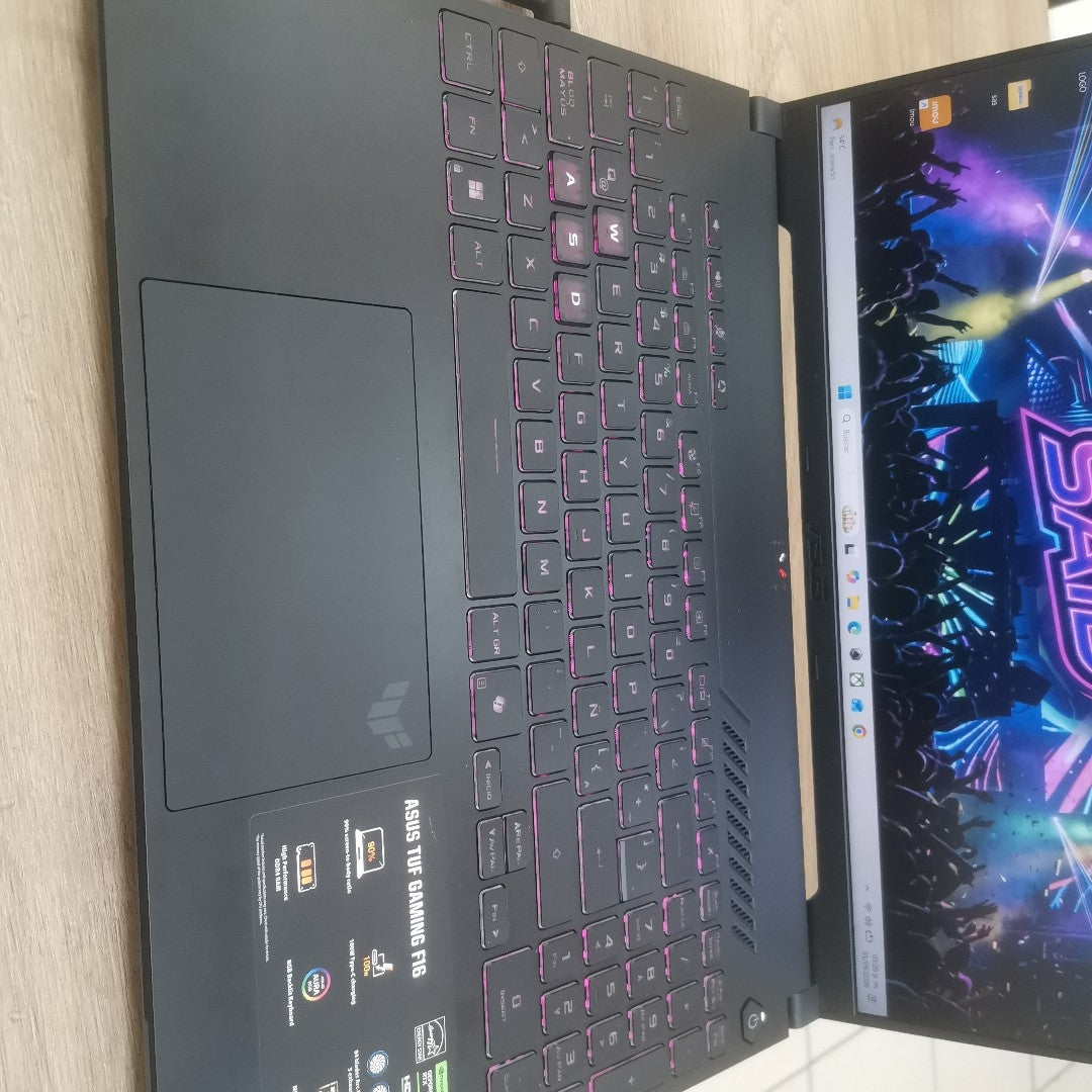 LAPTOP ASUS TUF GAMING F16 FX607VJ-RL024W (2025) 512 GB SSD 16 GB RAM (SEMINUEVO)