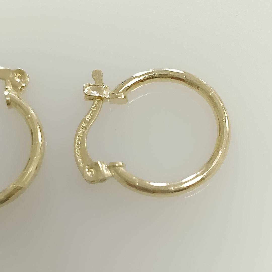 ARETES ARRACADAS ESTRIADAS 14K 1.4 GR (NUEVO)