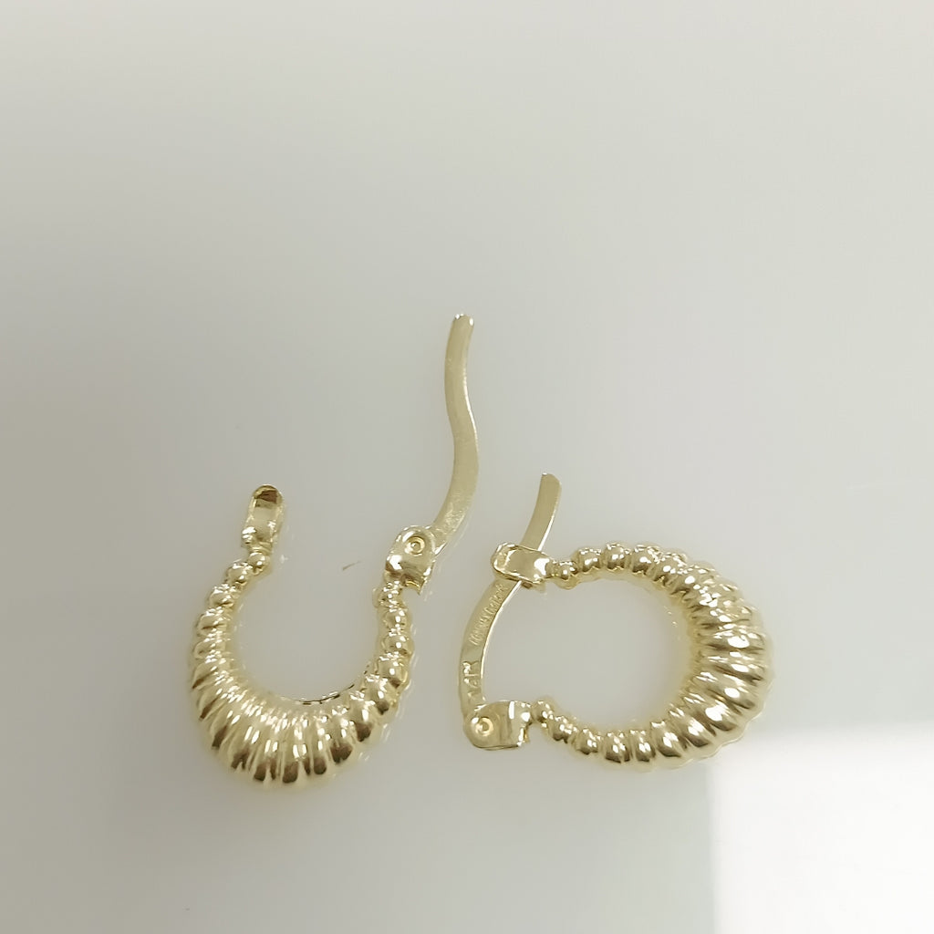 ARETES ARRACADA ESTRIADAS 14K 1.1 GR (NUEVO)