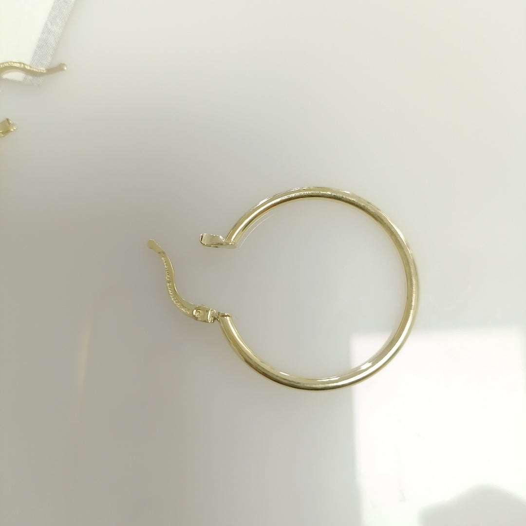 ARETES TEJIDO ARRACADAS LISAS 14K 1.5 GR (NUEVO)