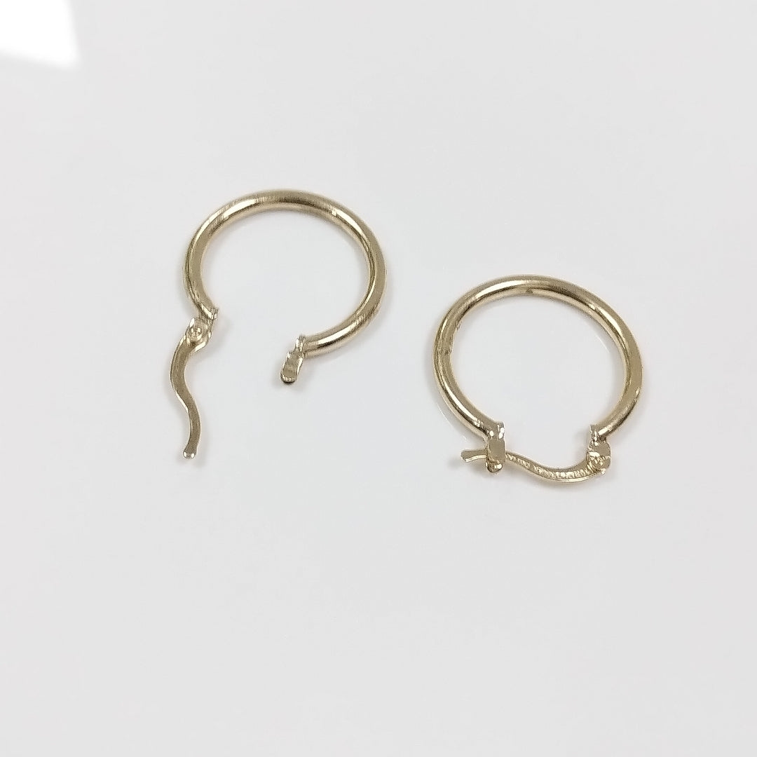 ARETES TEJIDO ARRACADAS LISAS 14K 1.2 GR (NUEVO)