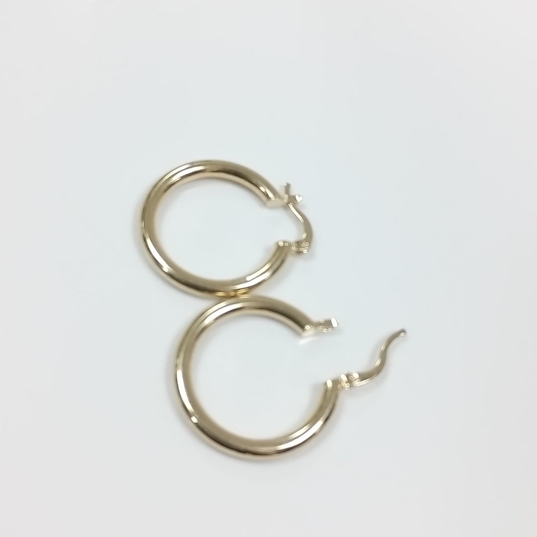 ARETES TEJIDO ARRACADAS LISAS HUECAS 14K 2.2 GR (NUEVO)