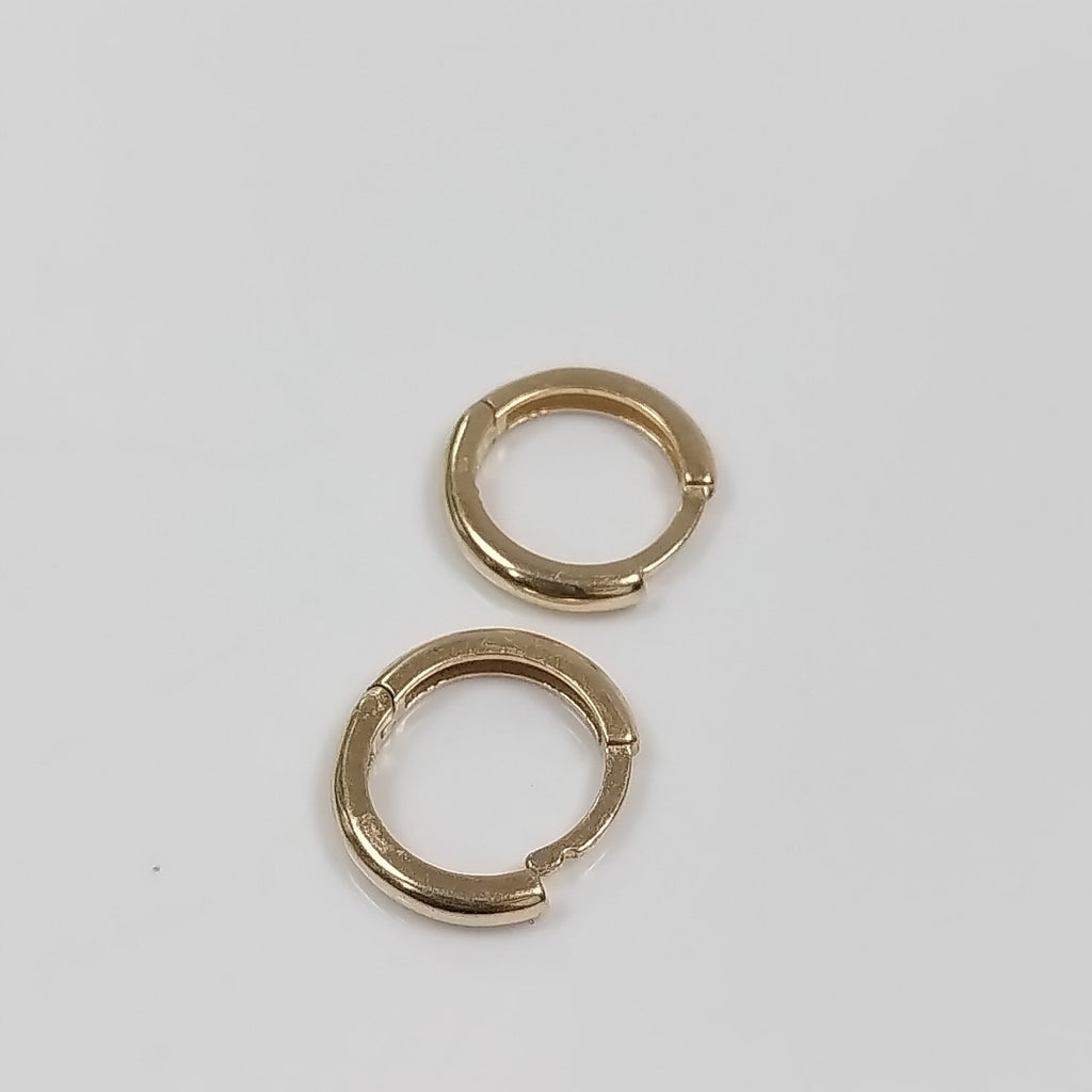 ARETES HUGGIES LISAS 14K 1.4 GR (NUEVO)