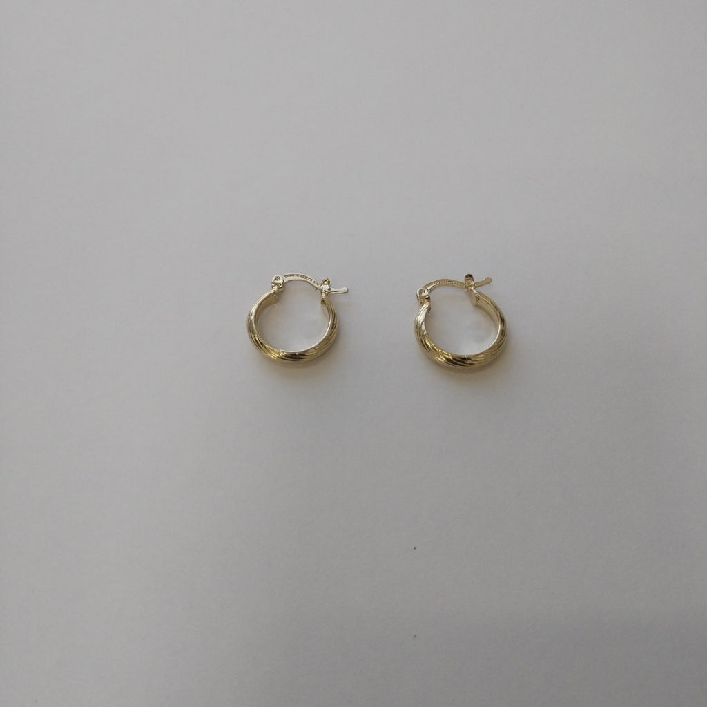 ARETES ARRACADA ASTRIADA 14K 1.6 GR (NUEVO)