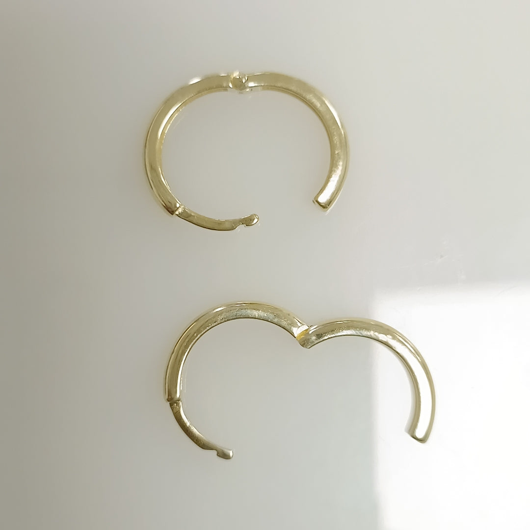 ARETES HUGGIES LISAS 14K 1.5 GR (NUEVO)