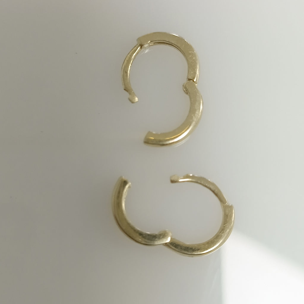 ARETES HUGGIE 14K 1.3 GR (NUEVO)