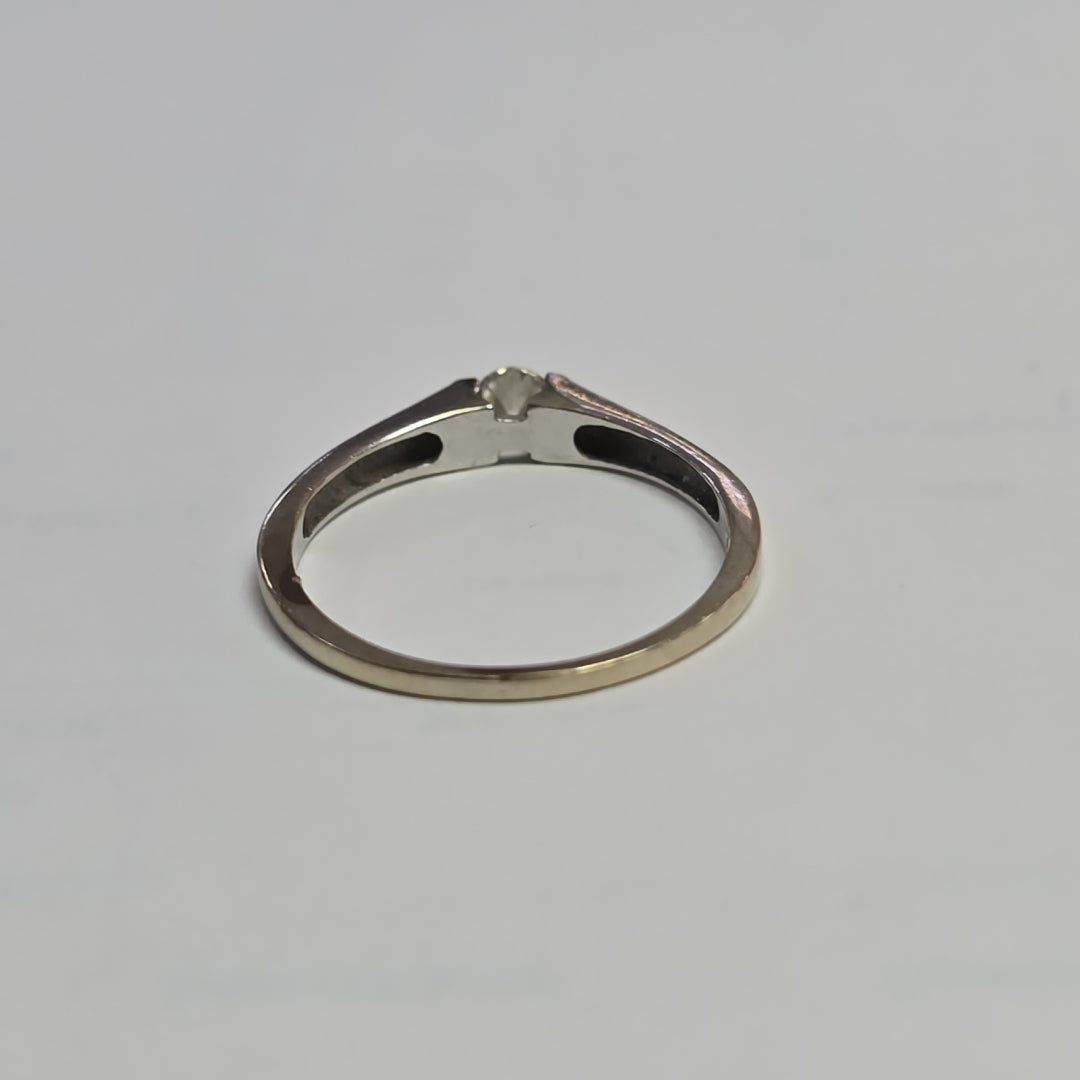 SOLITARIO ORO 14 K 1.8 GRMS (SEMINUEVO)