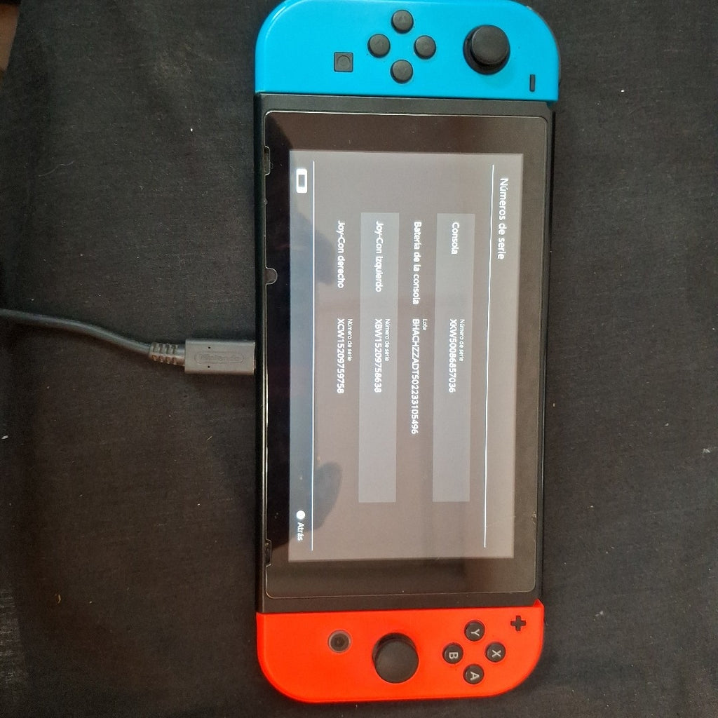 CONSOLA DE VIDEOJUEGO NINTENDO SWITCH 1.1 32 GB (SEMINUEVO)