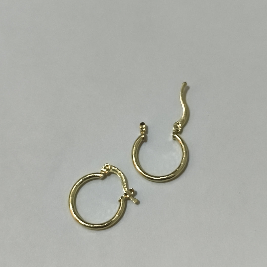 ARETES ARRACADAS ESTRIADAS 14K 1.4 GR (NUEVO)