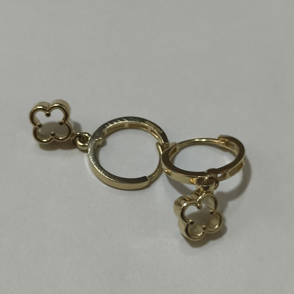 ARETES ARRACADAS CON DIJE 14K 2.4 GR (NUEVO)